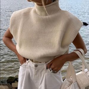 NWOT Zara Shoulder Pad Cream Sweater Size L